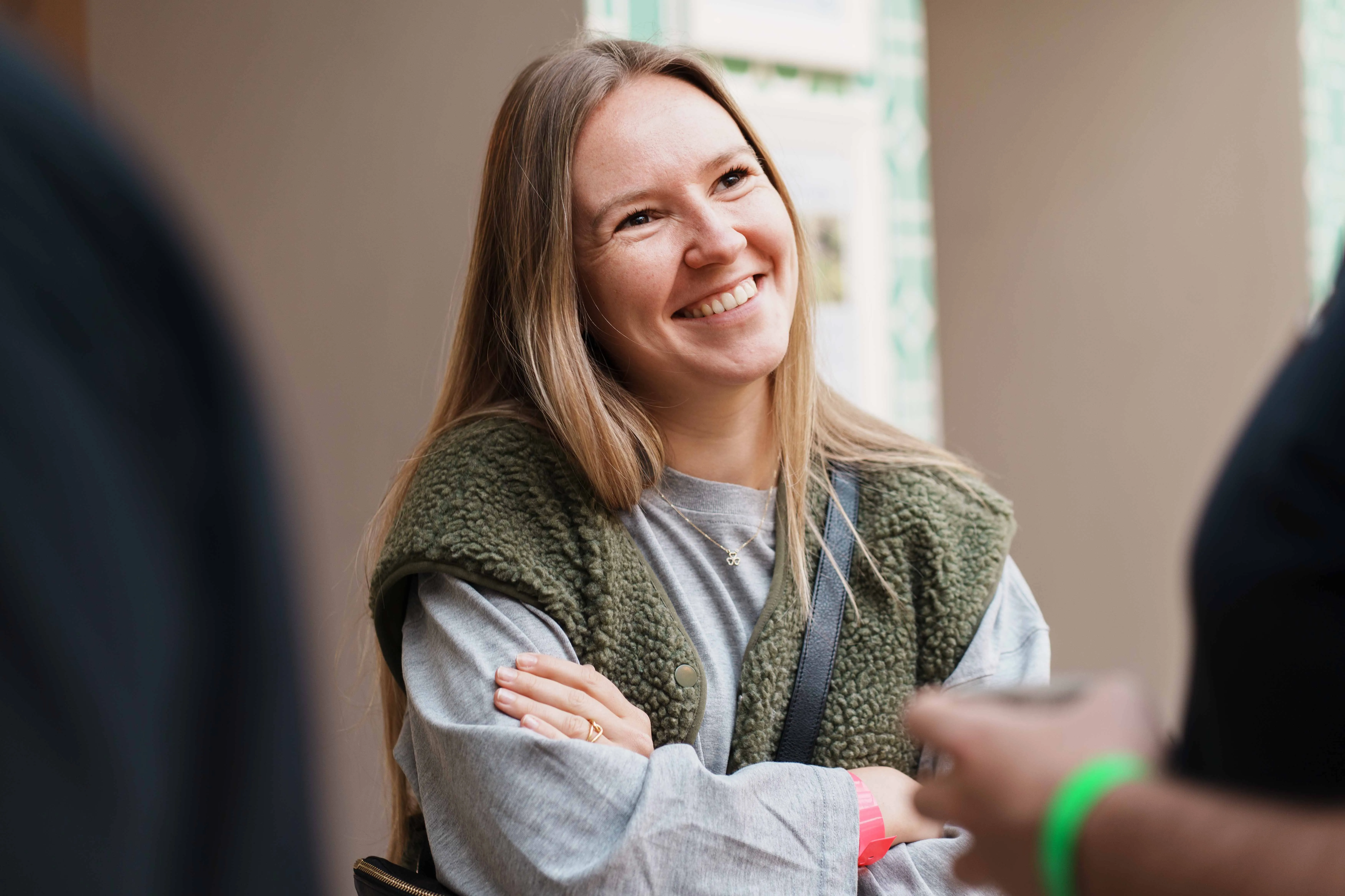 Monizze colleagues in the office hallway