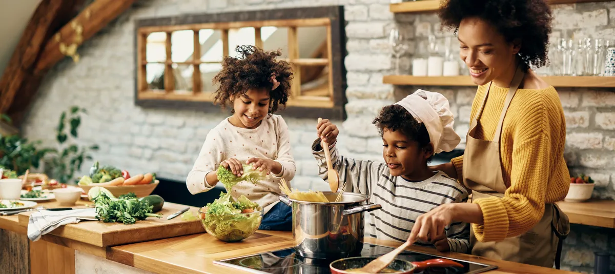 Op Sustainable Gastronomy Day: eenvoudige tips voor groenere maaltijden en een gezonder budget